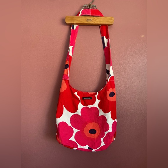 Marimekko Handbags - Marimekko clover tote